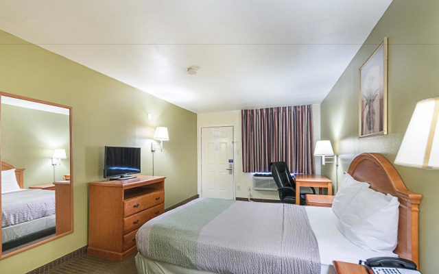 Motel 6 Livingston, TX