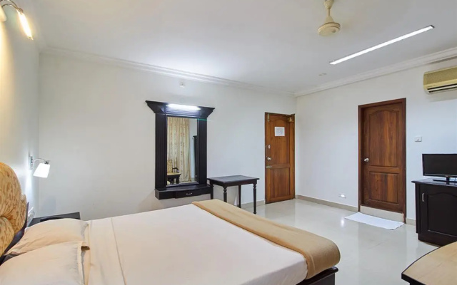 Hotel Sabari Park
