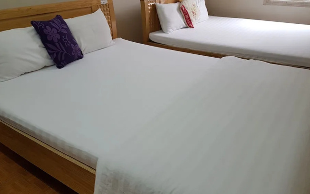 Spot On 925 Phuong Mai Hotel – Guest Rooms – Hanoi