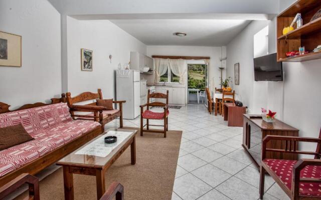 Alexandros Apartments