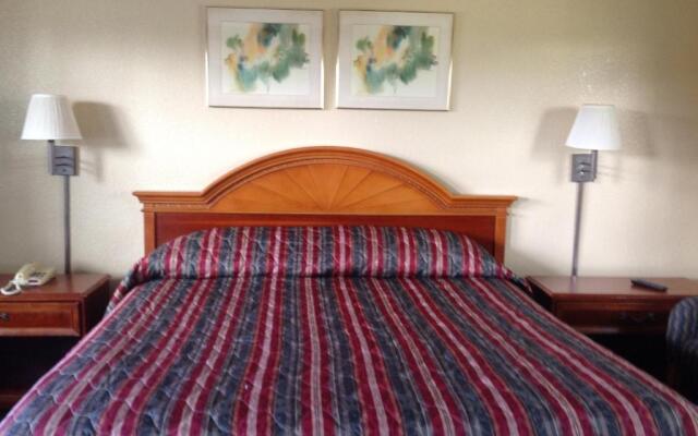 Suwannee Gables Motel and Marina