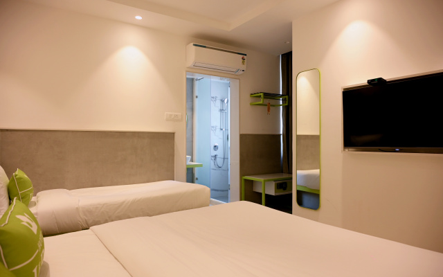 Hotel Sun City by OYO – Guest Rooms – Delhi
