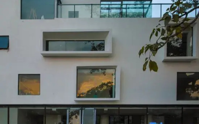 YinLan Hotel