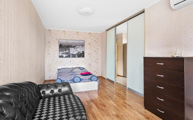 BestFlat24 on Rozhdestvenskaya Street 7