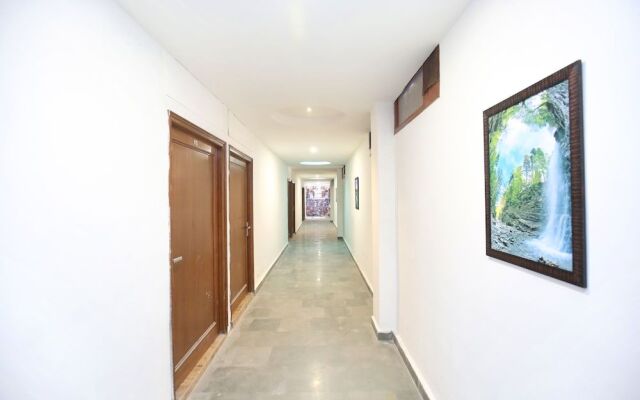 OYO 24442 Amaze Inn