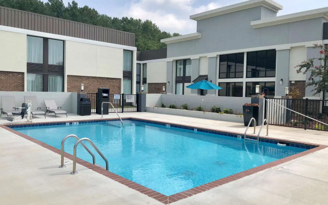 Best Western Plus Yadkin Valley Inn & Suites