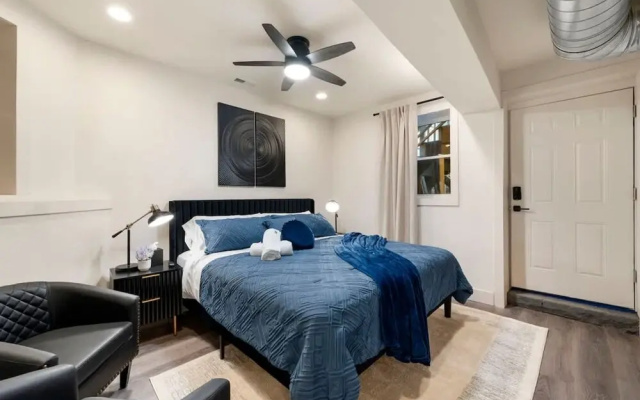 Luxury 2BR 2BA in Wicker Park