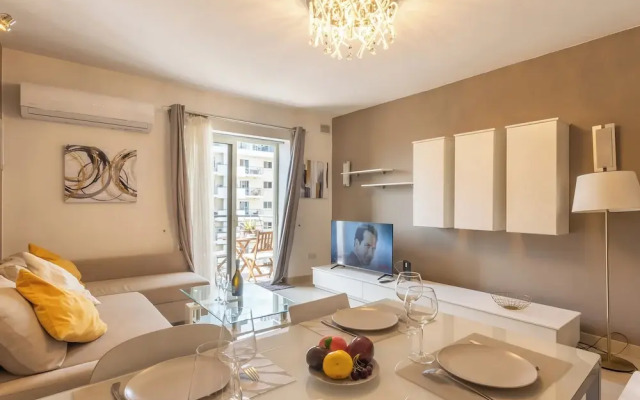 Modern and Comfortable Apart Savoy Garden
