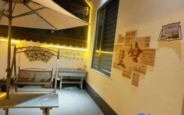 MoxiCourtyard Villa;AccommodationforLeisure andVacationwithMountainViews(WuyuanHualiScenicAreaStore)