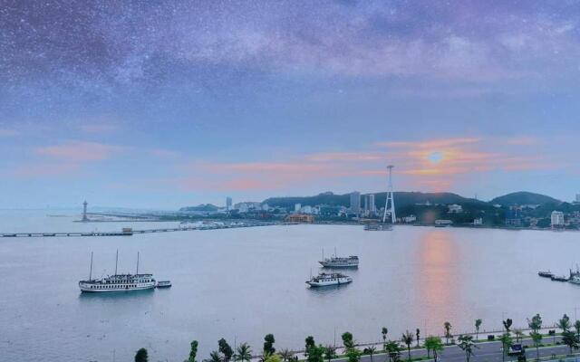 The 1108 sapphire Ha Long