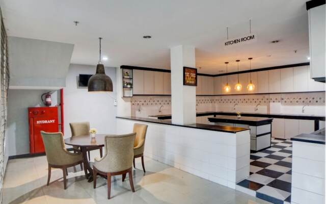 SPOT ON 92822 Finest House Near Amplas Bus Terminal