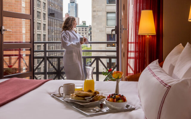 Hotel Giraffe by Library Hotel Collection