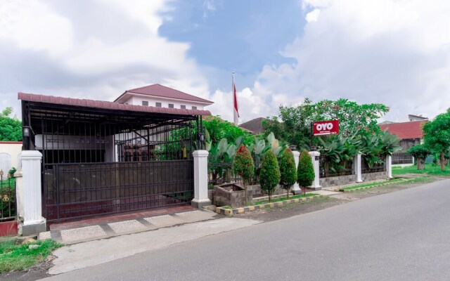 Medan Guest House by OYO Rooms