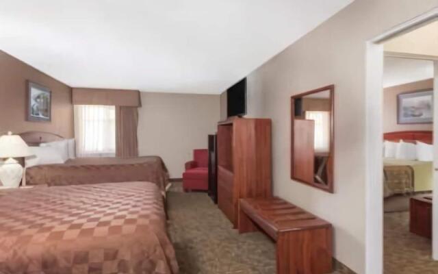 Ramada by Wyndham Fresno North