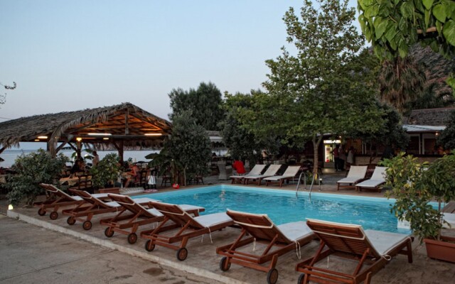 Niriides Beach Hotel