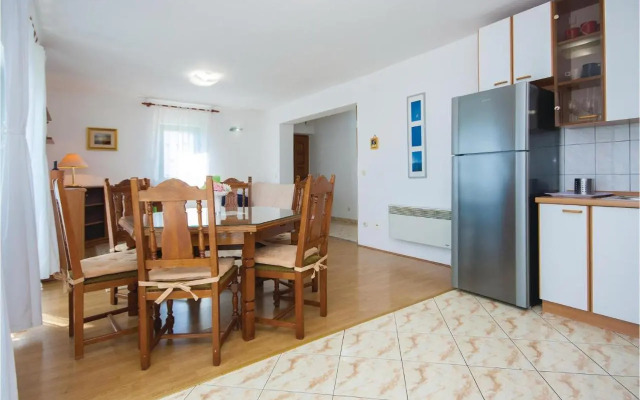 Three-Bedroom Apartment in Pirovac