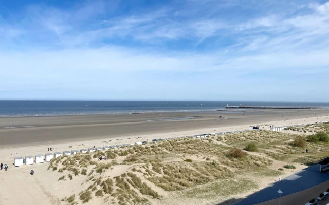 Apartment in Nieuwpoort With sea View