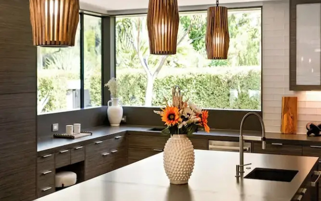 Valea Estate - Secluded Beverly Hills Retreat 1-acre Oasis