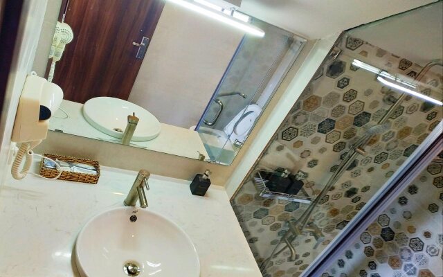 Amia Hotel