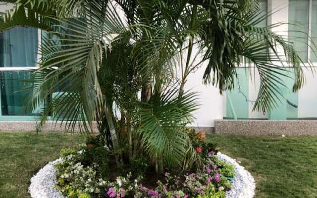 Tivoli 3 Bedroom Apartment, Near Buenavista.