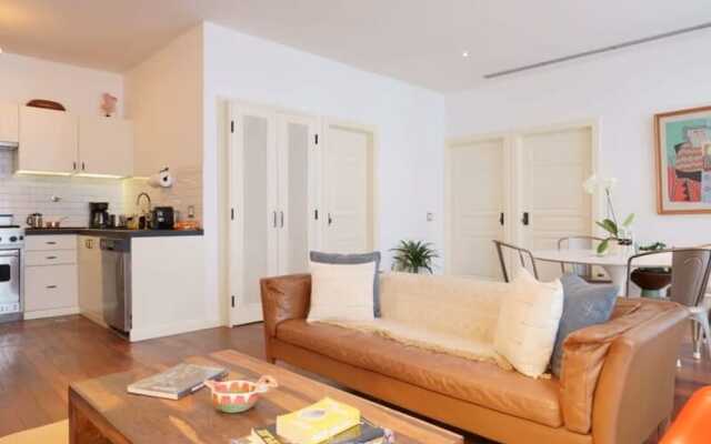 w Stunning 2BR With Balcony in Casco Viejo