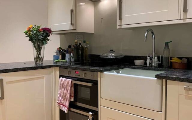 Contemporary & Captivating 2BD Flat - Westminster!