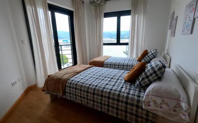 Apartamento con balcón y vistas al mar II