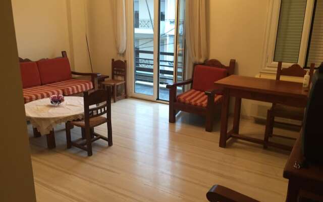 Spacious 3 Bedroom 5bed Apartment - Adults Only