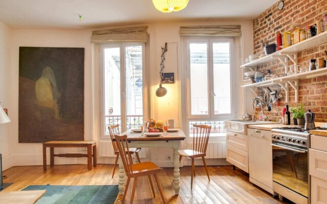 Typical Parisian Apartment Near "Le Palais des Glaces"