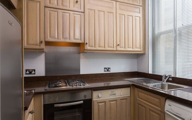1 Bedroom Flat in Chelsea Sleeps 4