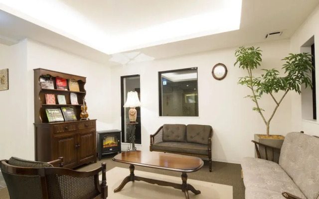 The Hotel Kiyomizu Imperial Palace West