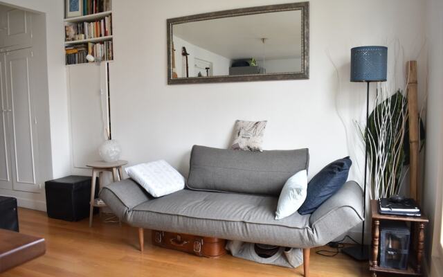 Cosy 1 Bedroom Flat in Paris With Terrace