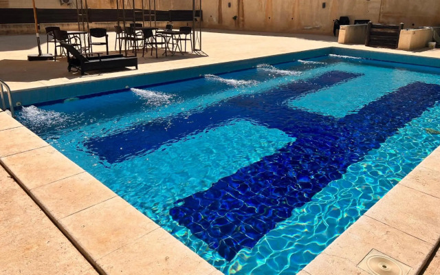 Spacious Amman flat with garden and Pool