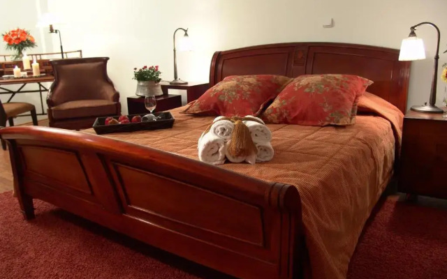 Aloni Hotel