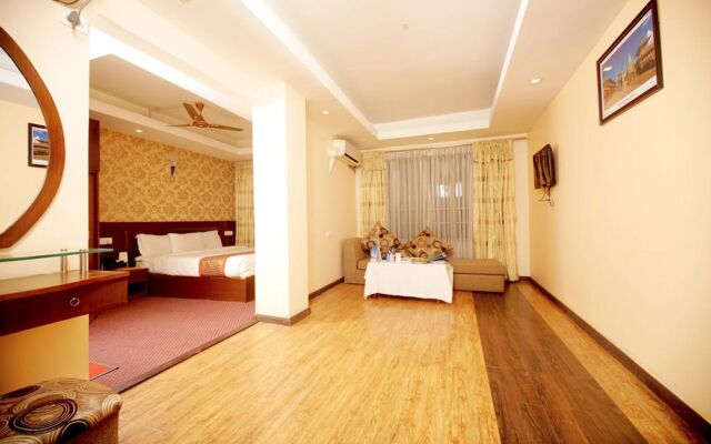 Yellow Pagoda Hotel