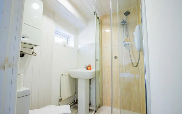 Host Stay Manfield Avenue