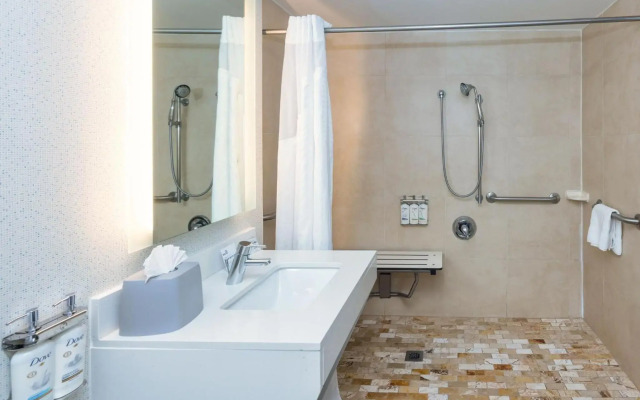 Holiday Inn Express Hotel & Suites Fulton by IHG