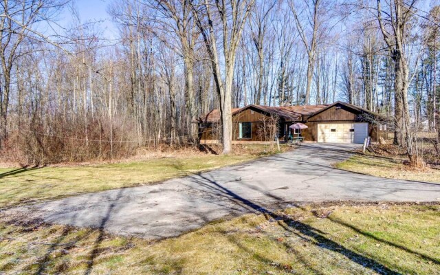 Pet-friendly Youngstown Cottage w/ Yard