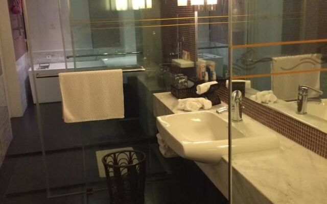 Yuehe Hotel