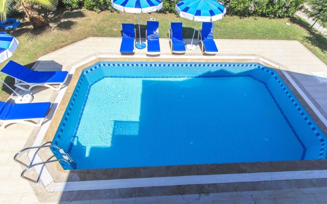 Villa Serra by Villamnet