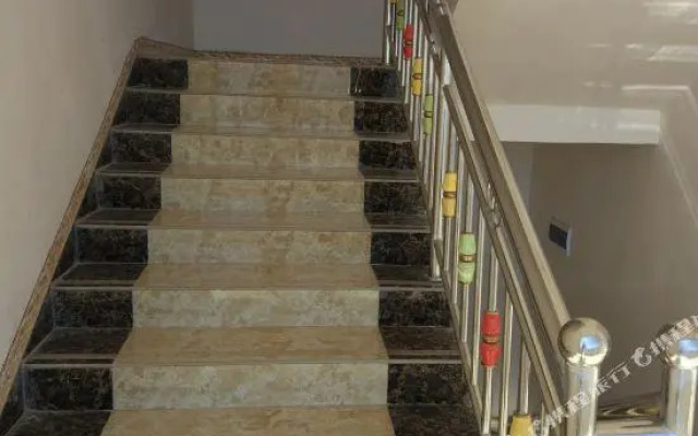 Hongtu Shengxia Hotel