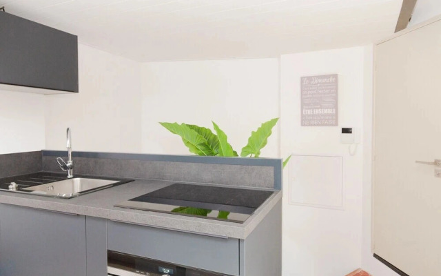 Anzur YourHostHelper