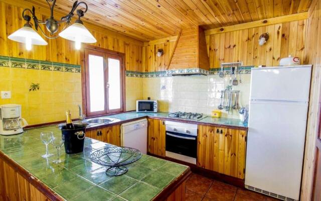 Casa Las Olivas Sayalonga by Ruralidays