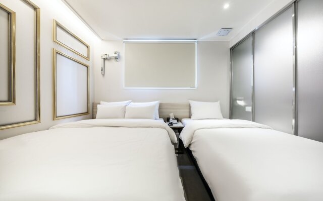 M&Lucky Hotel