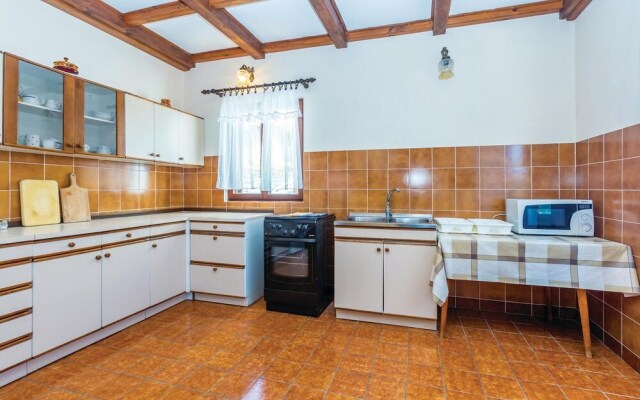 Amazing Home in Kampor With Wifi and 5 Bedrooms