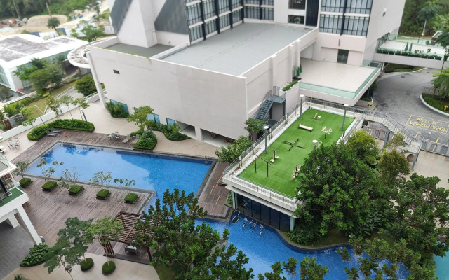 Pool View Casa Suite @ Midhill Genting Highlands (5pax)