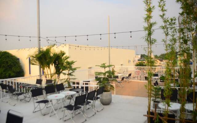 Hero Hostel & Billiards