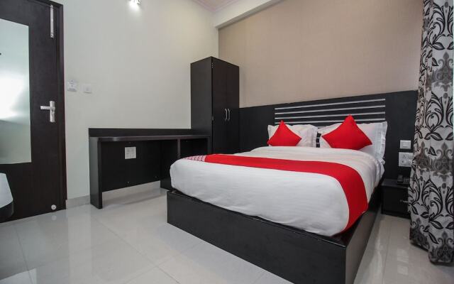 OYO 15218 Hotel Rasha Niwas