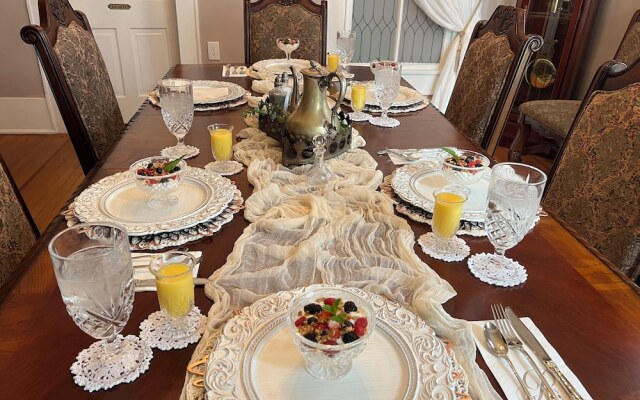 Benefield House Bed & Breakfast