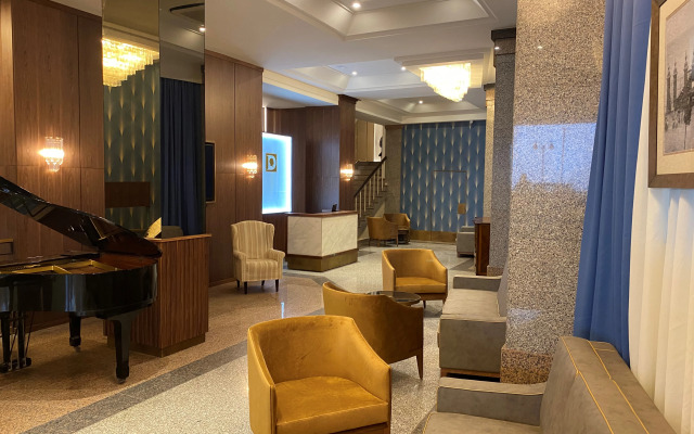 Diplomat Hotel